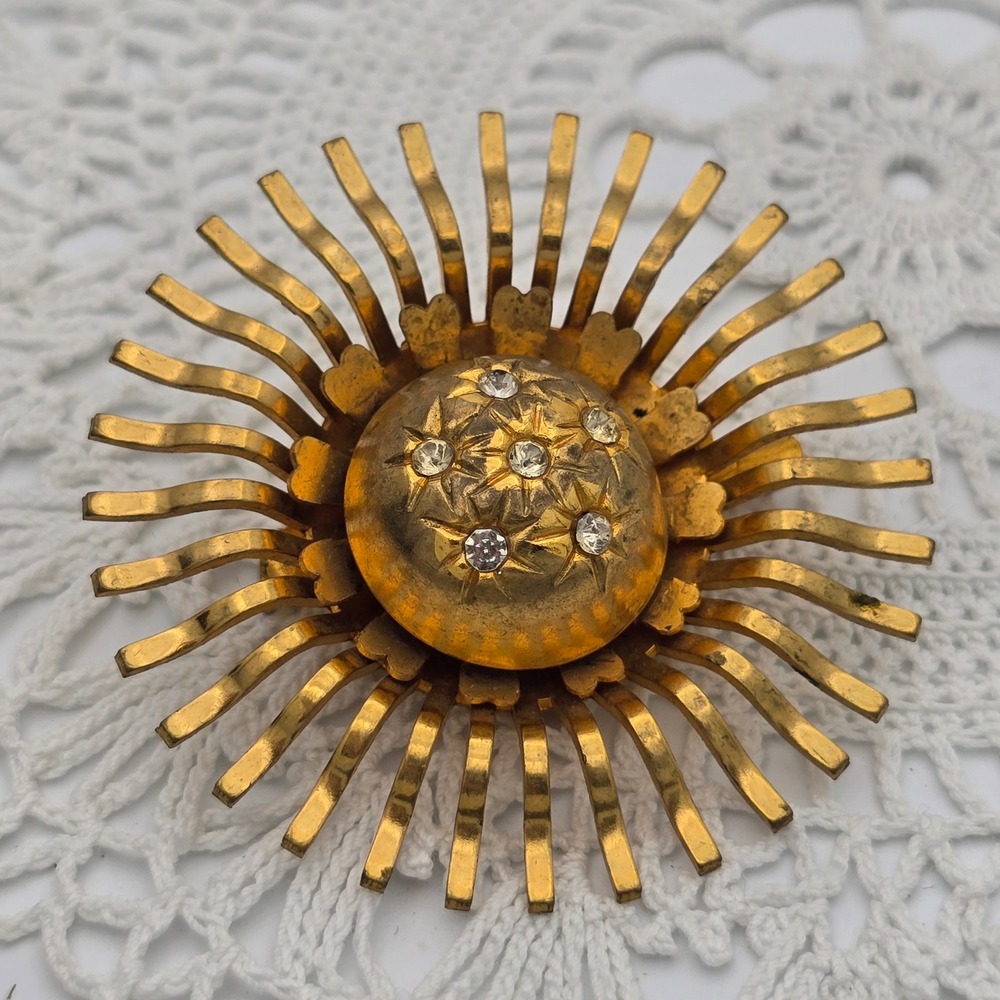 Vintage Gold Tone Sunburst Brooch Rhinestone Star Center Mid Century Pin